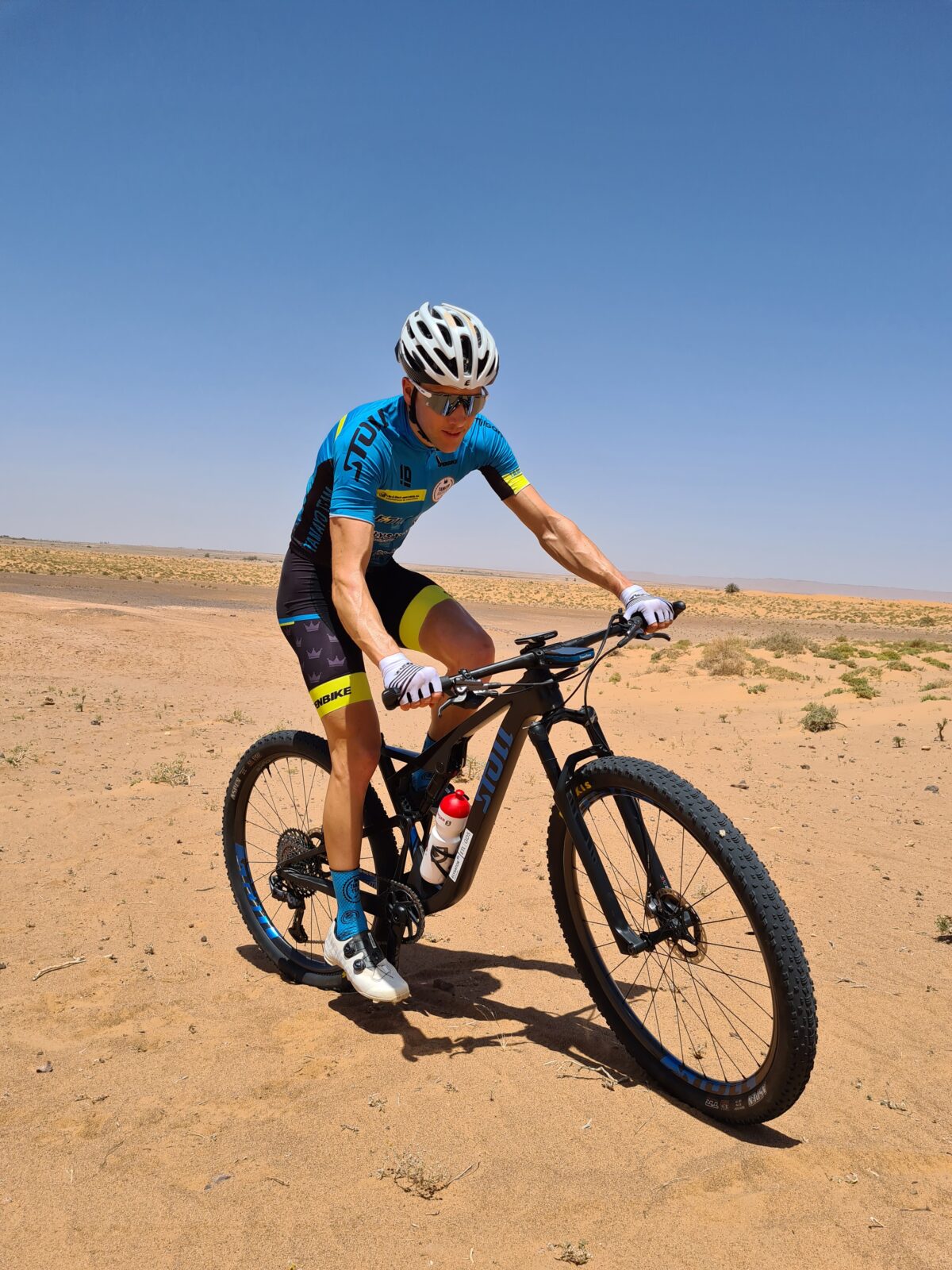 Ärgerliche Sprintniederlage zum Auftakt! Rang 2  auf der 1. Etappe beim Titan Desert Marokko!